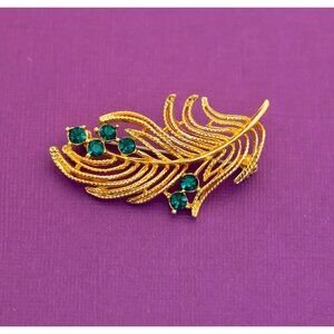 Vintage Mid Century Leaf Emerald Rhinestone Gold Tone Brooch - Q9